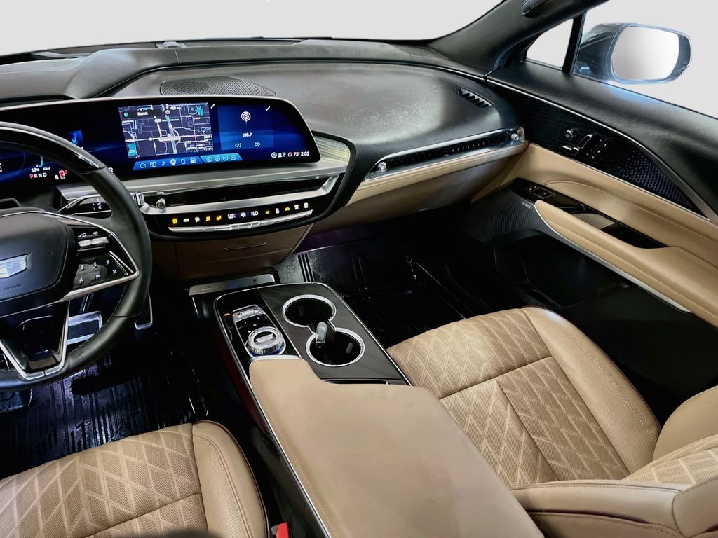 Used 2026 Green Cadillac Signature Luxury image 25