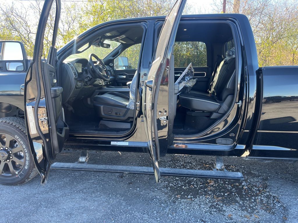 2025 Ram 2500 Laramie photo 2