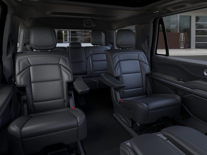 Thumbnail: 2026 Lincoln Navigator - 11