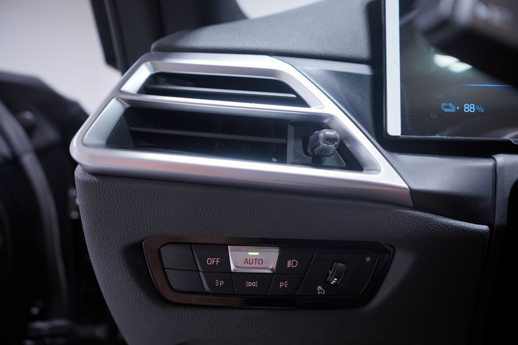 Thumbnail: 2025 BMW i4 - 19