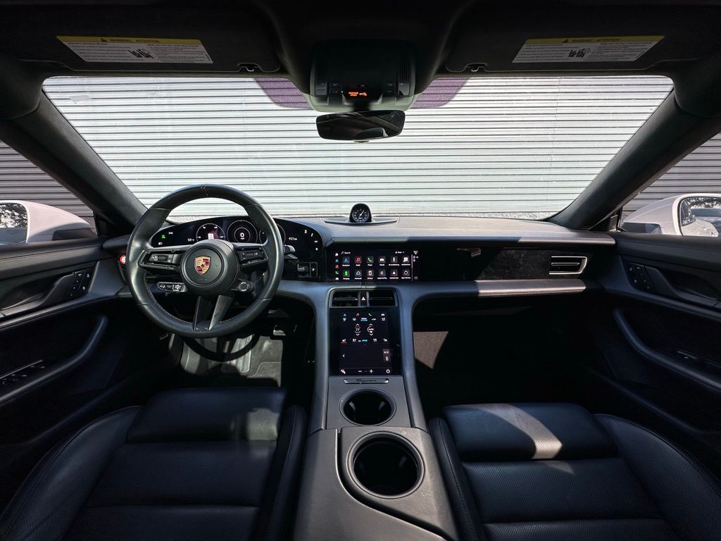 Thumbnail: 2022 Porsche Taycan - 6