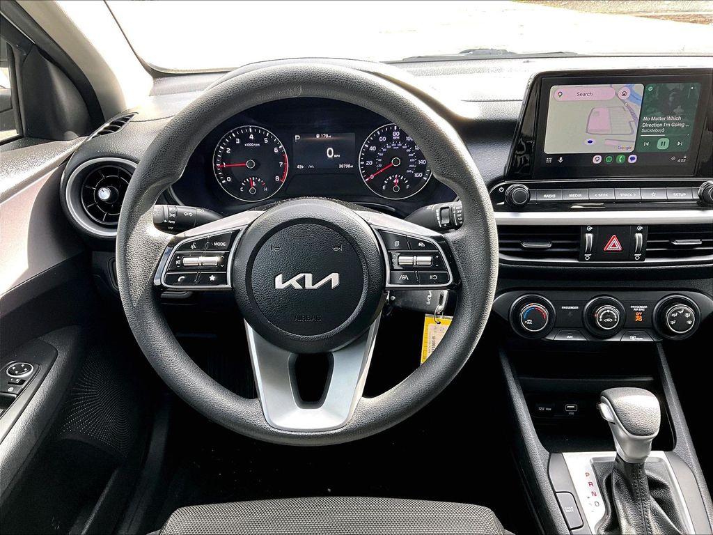 2024 Kia Forte — photo 17