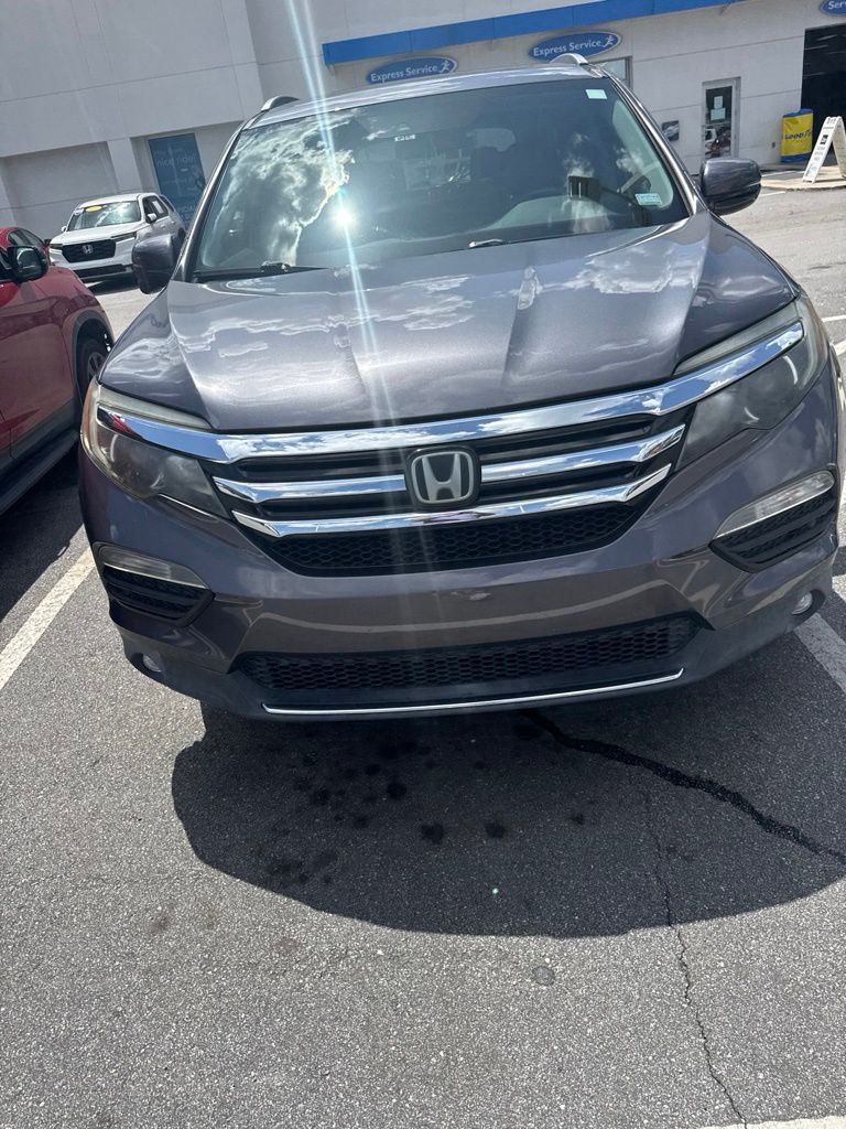 Lunar Silver Metallic 2018 Honda Pilot SUV / Crossover Front-Wheel Drive 9-Speed Automatic