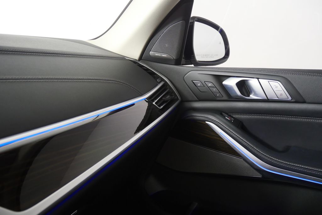 Thumbnail: 2021 BMW X7 - 31