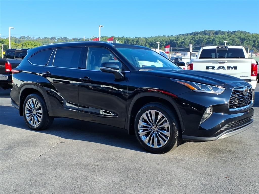 Midnight Black Metallic 2026 Toyota Highlander SUV / Crossover All-Wheel Drive 8-Speed Automatic