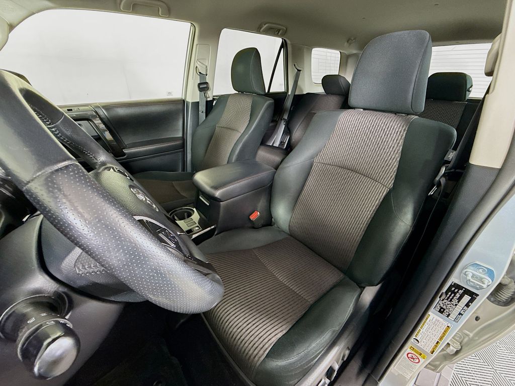 Thumbnail: 2014 Toyota 4Runner - 19