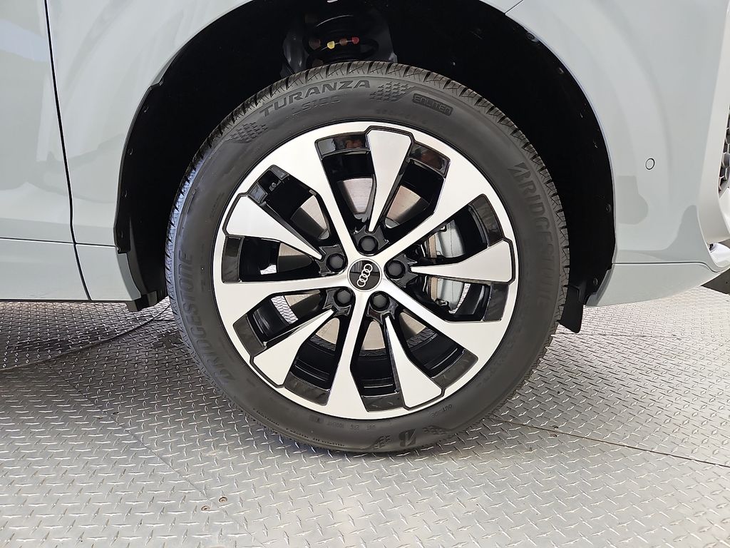 Thumbnail: 2026 Audi Q3 - 6