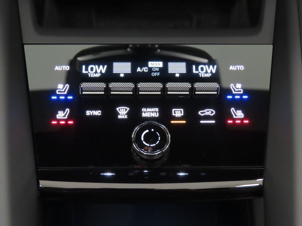 Thumbnail: 2026 Porsche Macan - 29