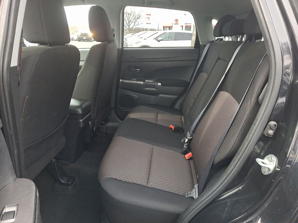 Thumbnail: 2019 Mitsubishi Outlander Sport - 10