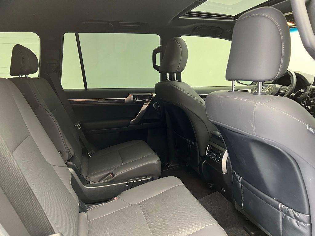 2023 Lexus GX 460 10