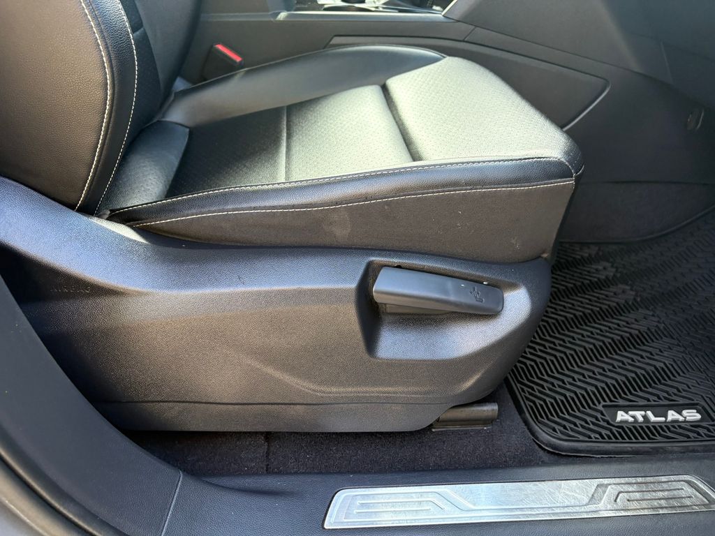 2022 Volkswagen Atlas 2.0T SE w/Technology