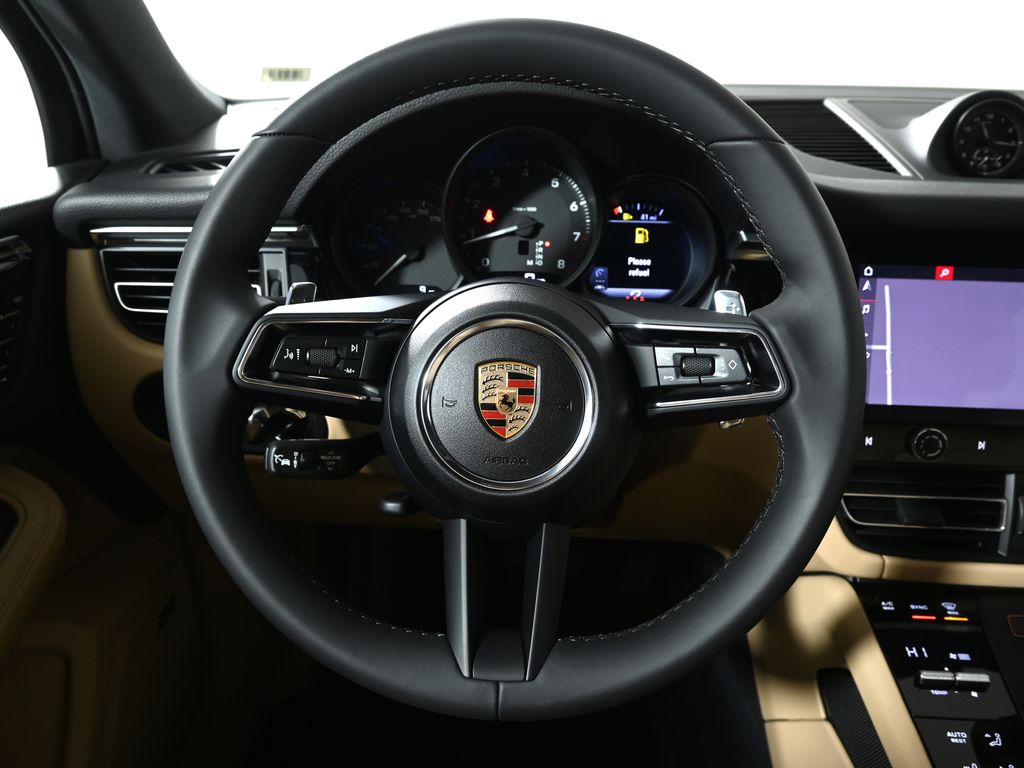 Thumbnail: 2026 Porsche Macan - 18