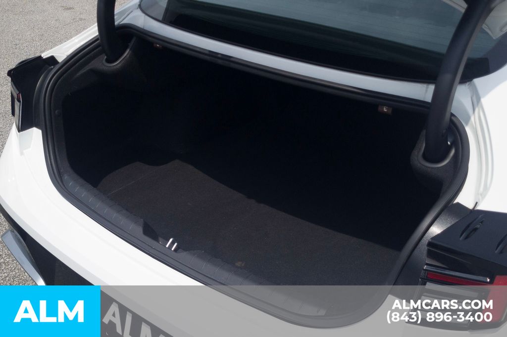 Certified Used 2025 White Hyundai SEL image 8