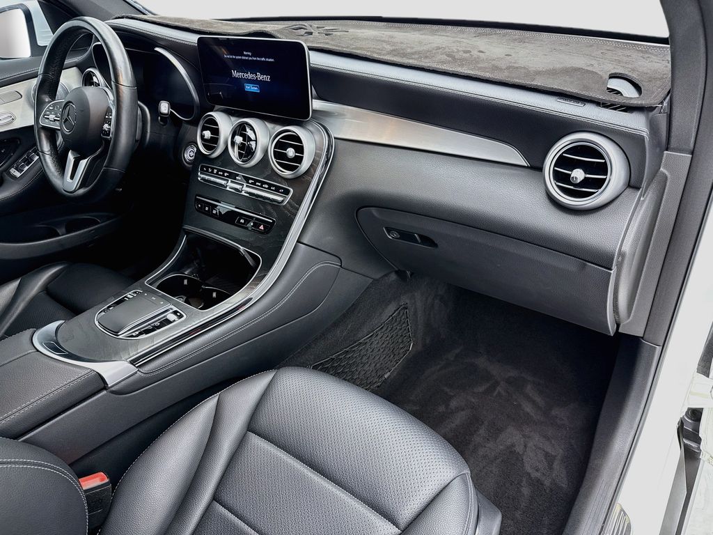 Thumbnail: 2020 Mercedes-Benz GLC - 15