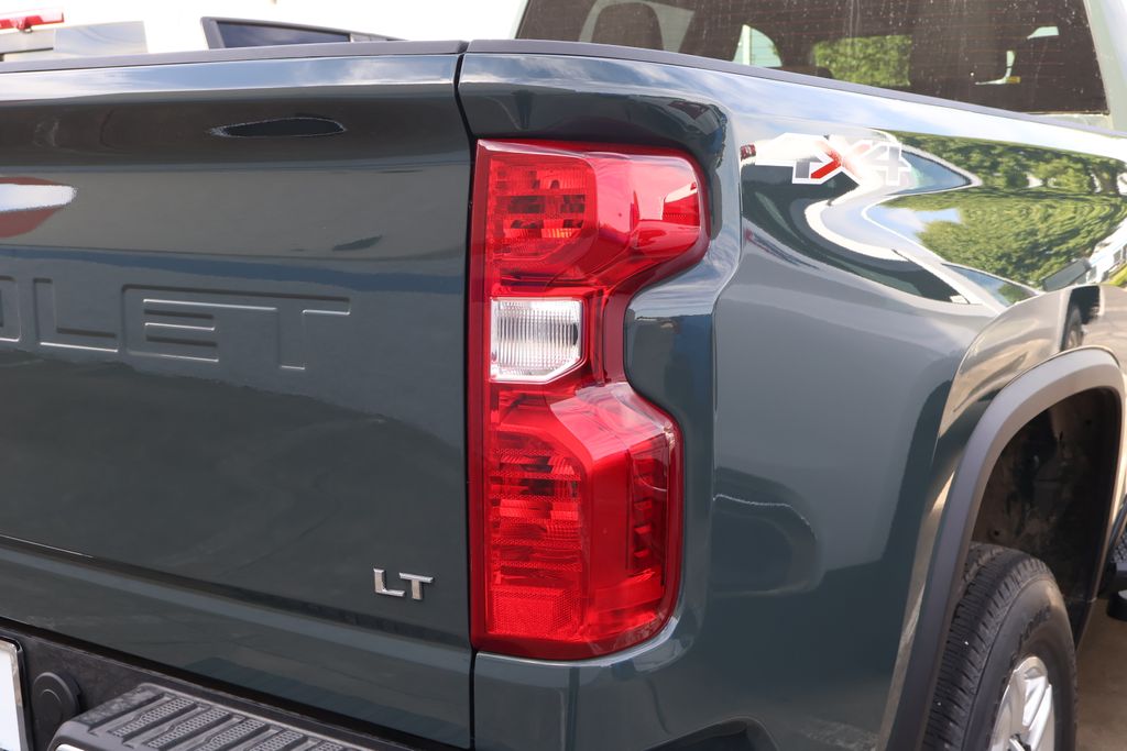 2025 Chevrolet Silverado 2500 LT 8