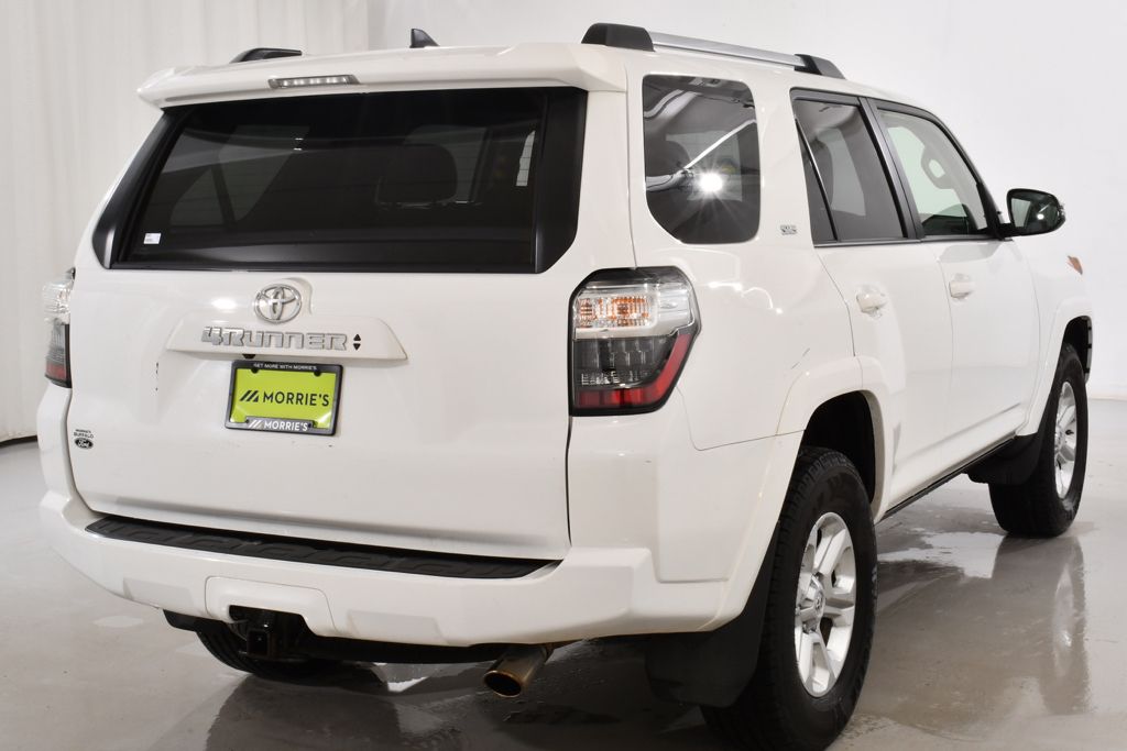 Used 2021  Toyota SR5 Premium image 12