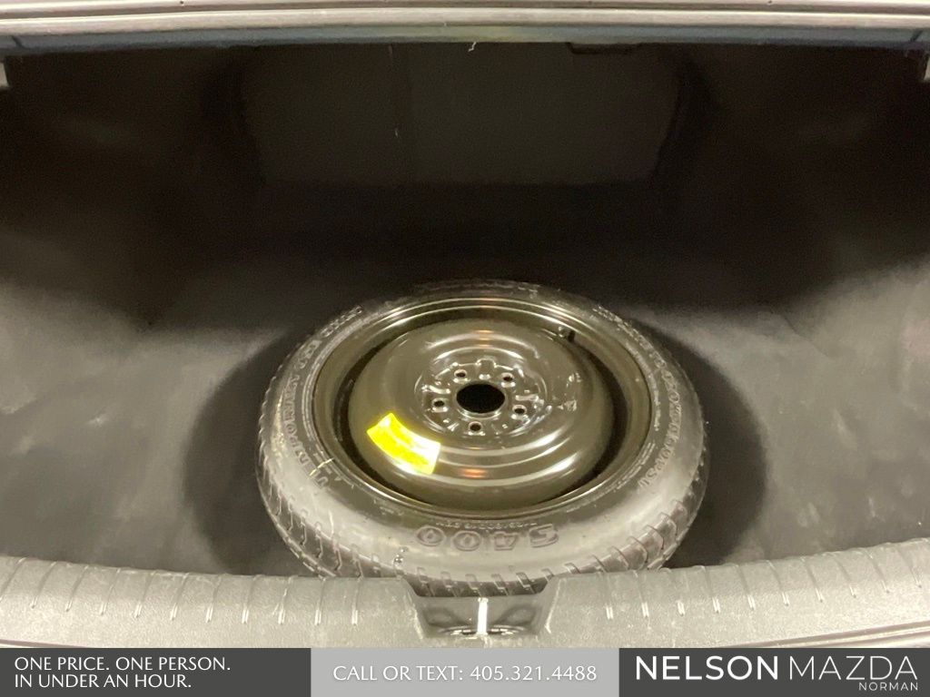 Used 2016 Blue Hyundai Base image 13