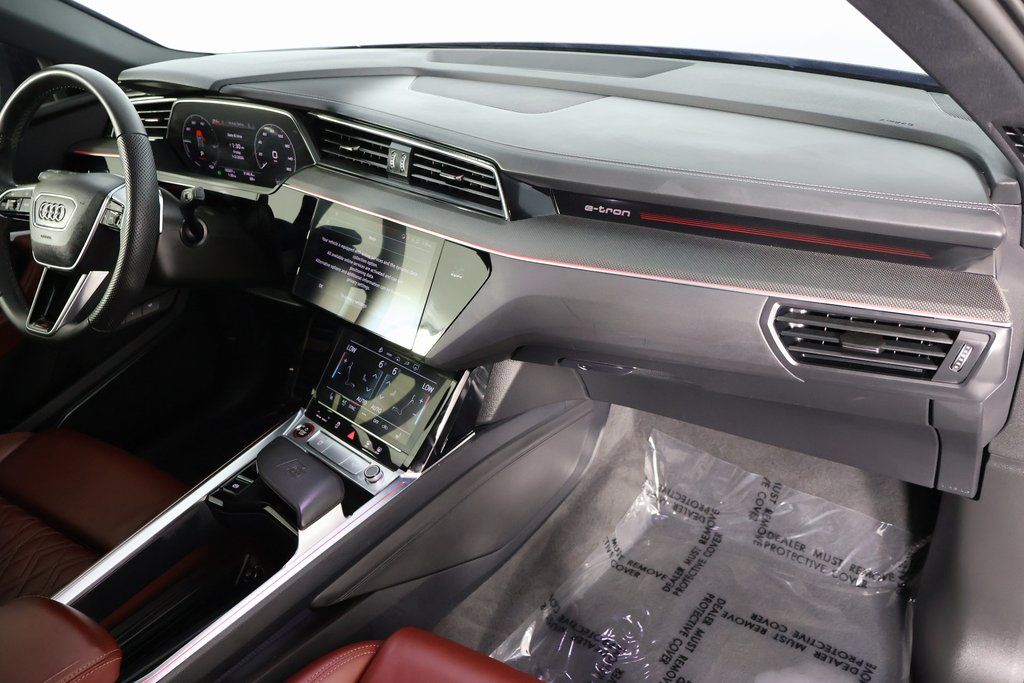 Thumbnail: 2024 Audi SQ8 e-tron - 9