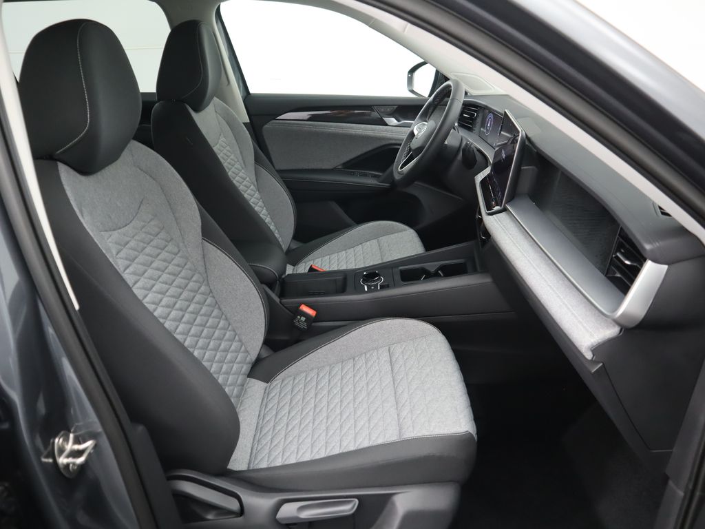 Thumbnail: 2025 Volkswagen Tiguan - 20