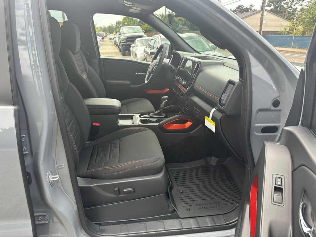 2025 Nissan Frontier PRO-4X