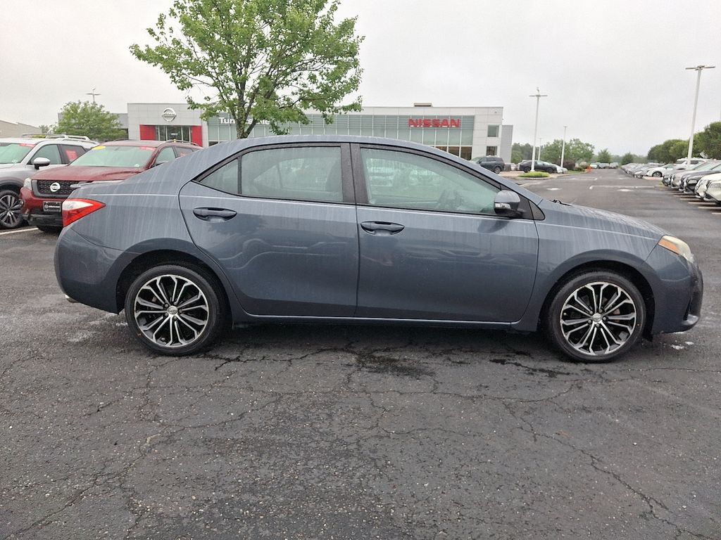 Thumbnail: 2016 Toyota Corolla - 7