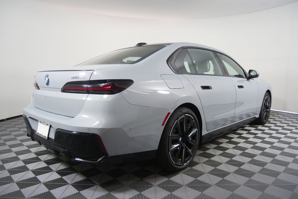 Thumbnail: 2026 BMW i7 - 3