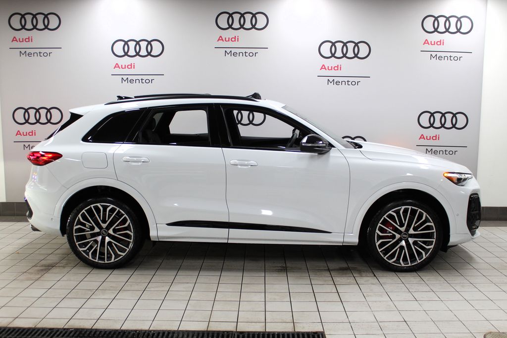 Thumbnail: 2025 Audi SQ5 - 7