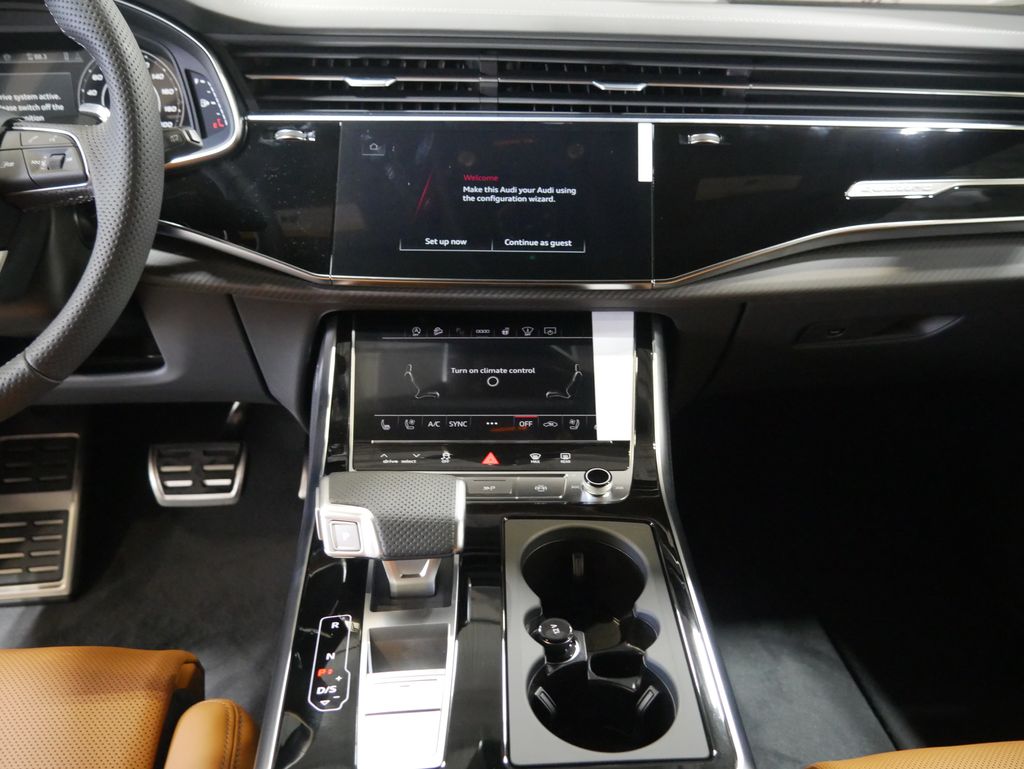 Thumbnail: 2026 Audi RS Q8 - 27