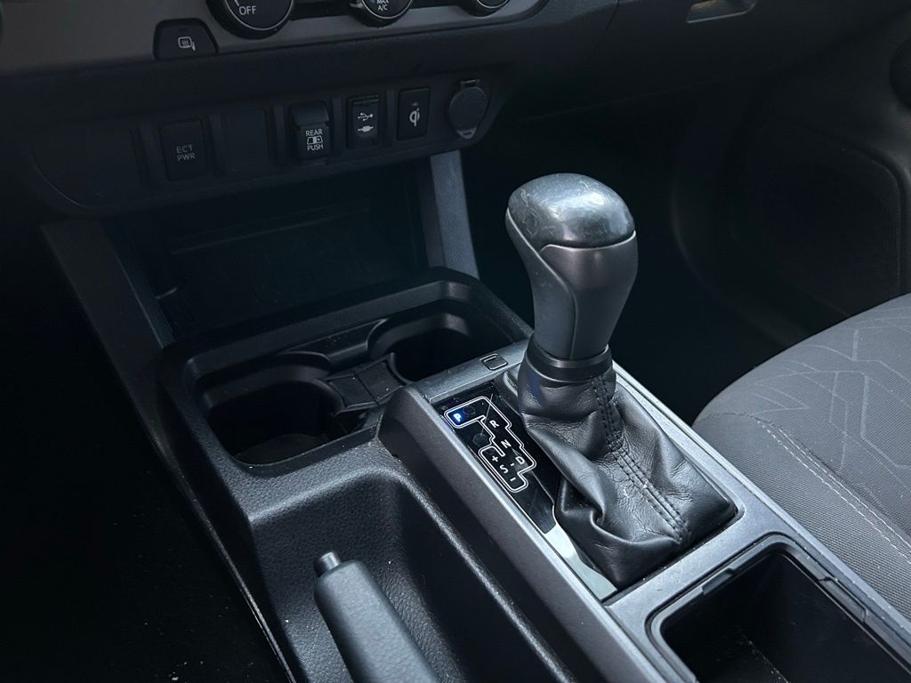 Thumbnail: 2019 Toyota Tacoma - 27