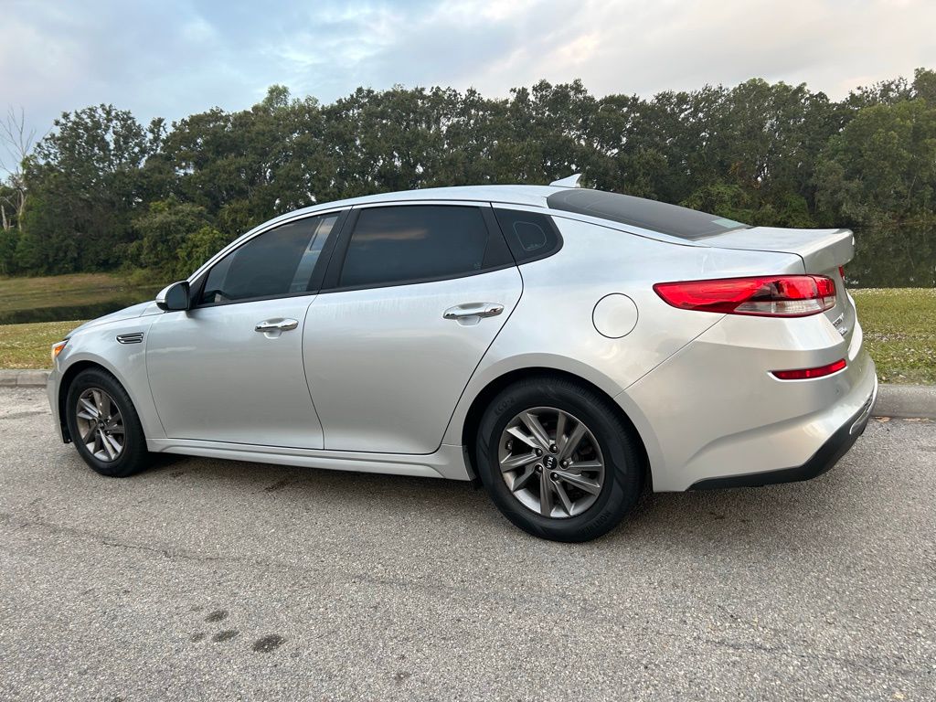 Thumbnail: 2020 Kia Optima - 3