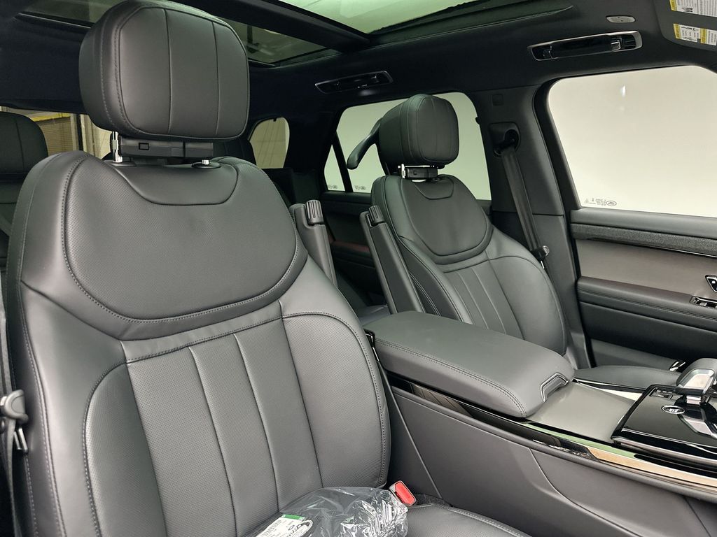 Thumbnail: 2027 Land Rover Range Rover Sport - 6