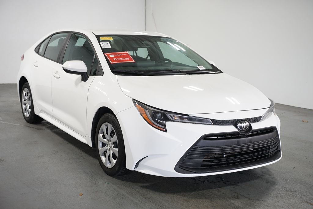 Thumbnail: 2024 Toyota Corolla - 3