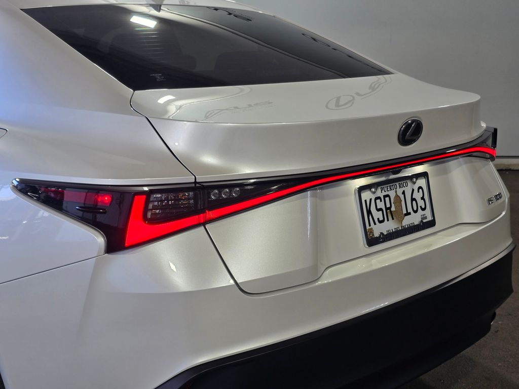 Thumbnail: 2025 Lexus IS - 10