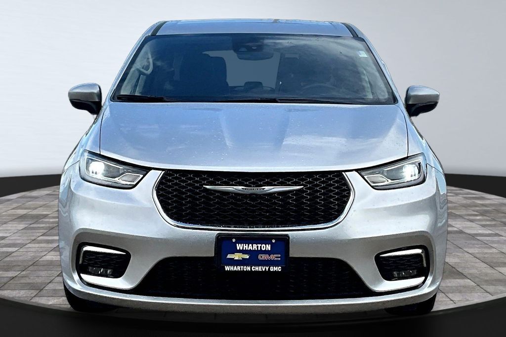 2023 Chrysler Pacifica Touring L - 2