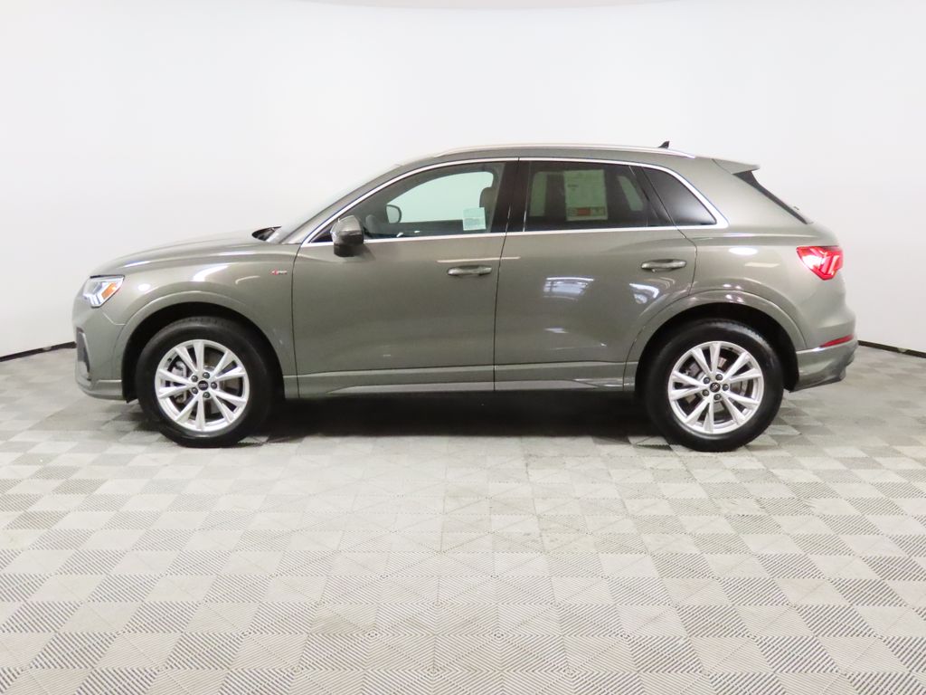 Thumbnail: 2025 Audi Q3 - 2