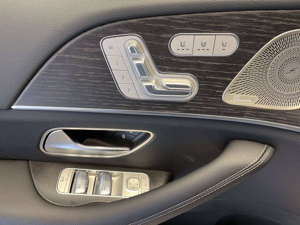 Thumbnail: 2026 Mercedes-Benz GLE - 12