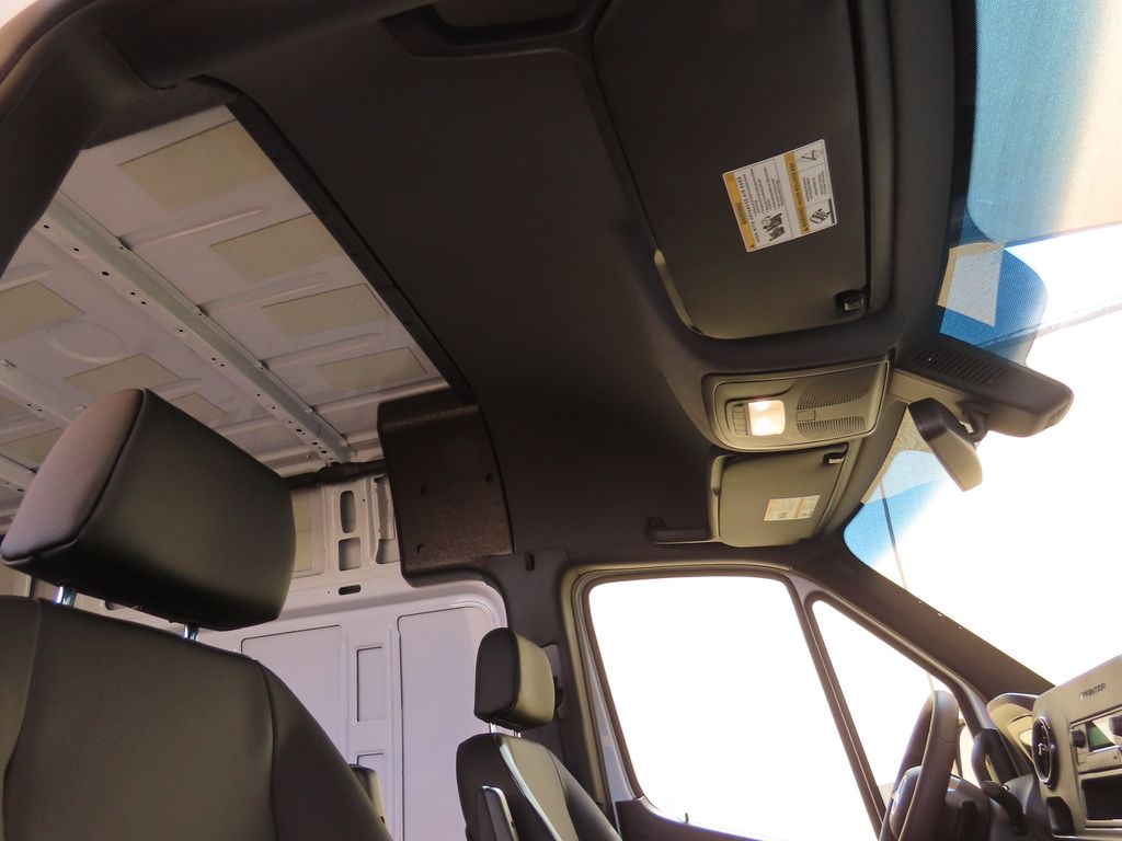 Thumbnail: 2025 Mercedes-Benz Sprinter - 17