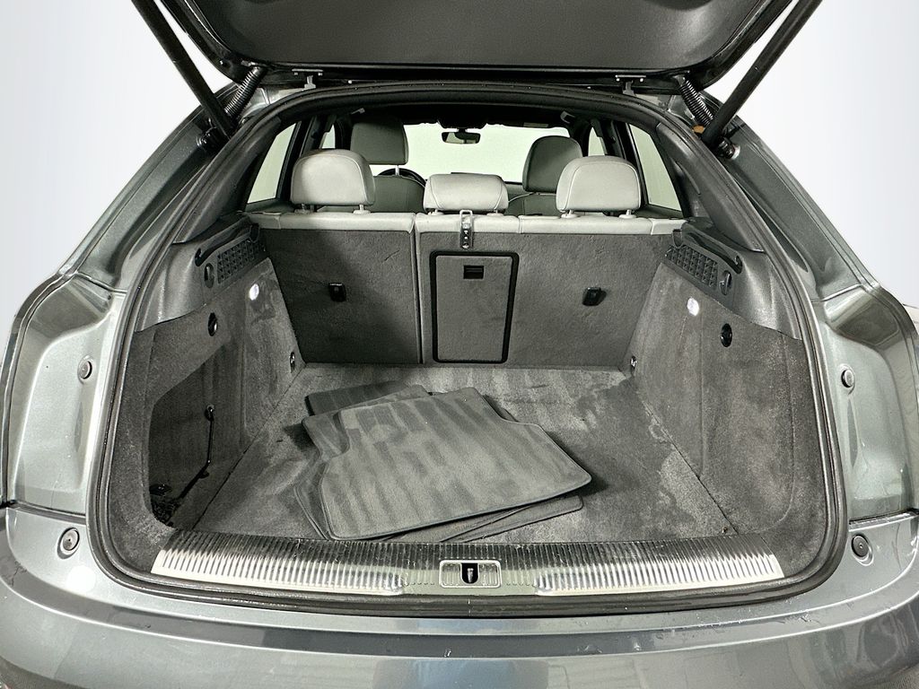 Thumbnail: 2018 Audi Q3 - 26