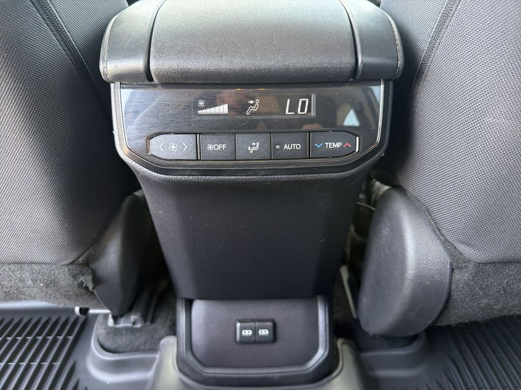Used 2024 Toyota Highlander SUV