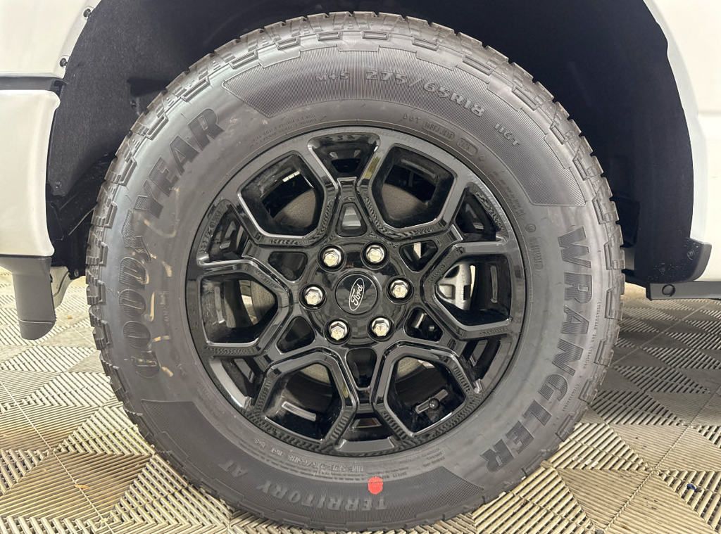 2025 Ford F-150 XLT photo 8
