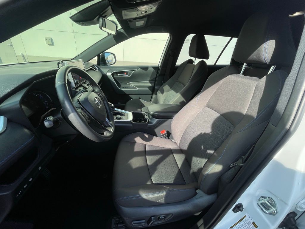 Thumbnail: 2024 Toyota RAV4 - 28