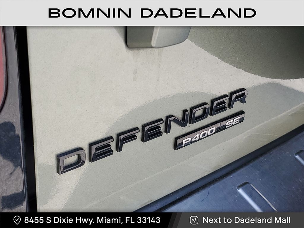 2020 Land Rover Defender 110 SE photo