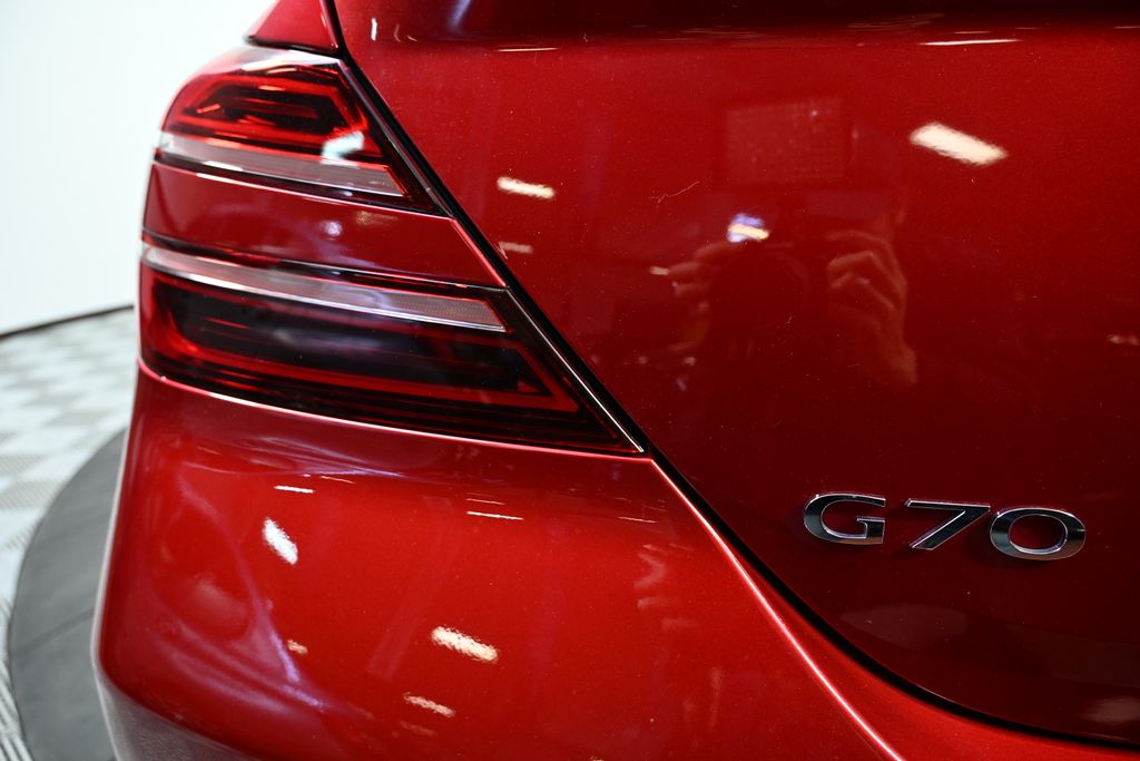 2023 Genesis G70 2.0T 11