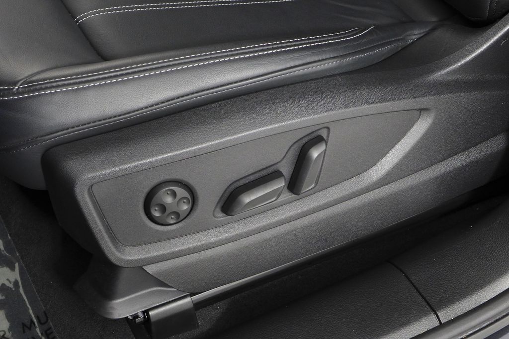 Thumbnail: 2023 Audi Q5 - 23