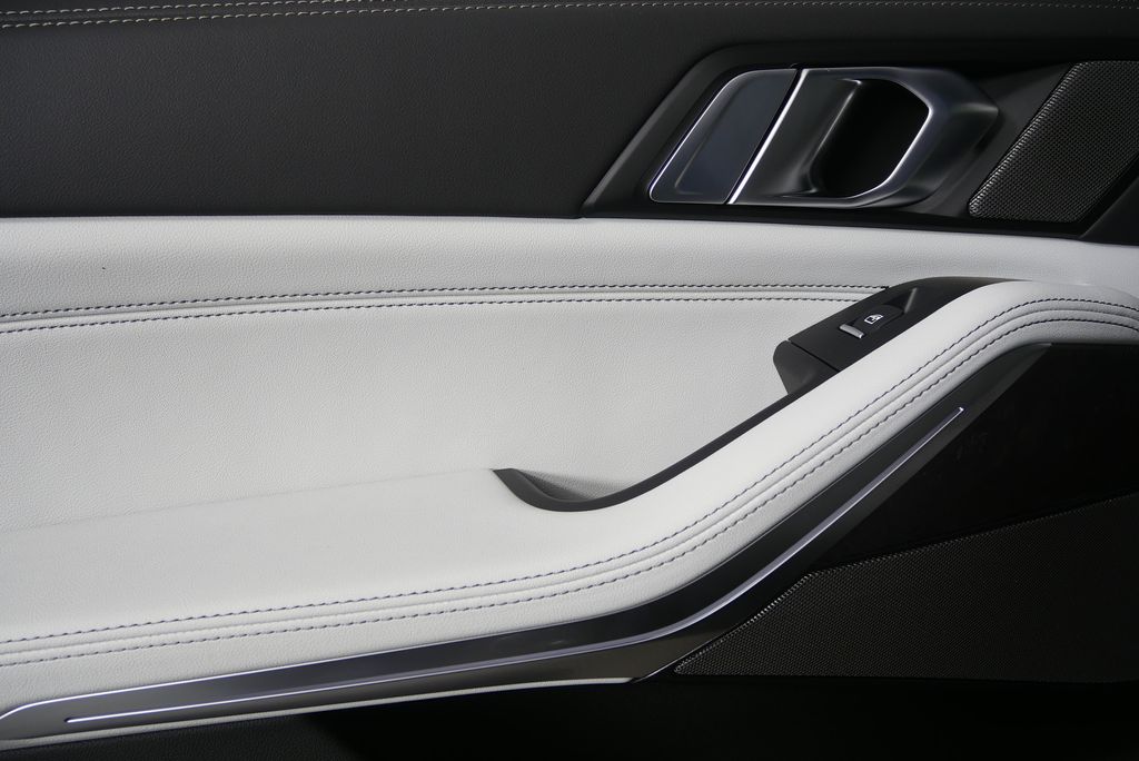 Thumbnail: 2026 BMW X5 - 13