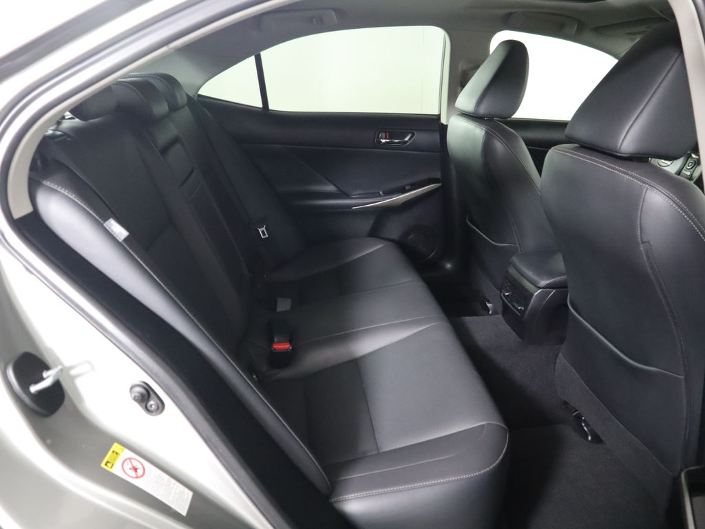 Thumbnail: 2016 Lexus IS - 23