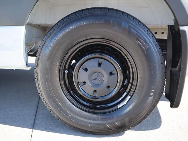 Thumbnail: 2025 Mercedes-Benz Sprinter - 32