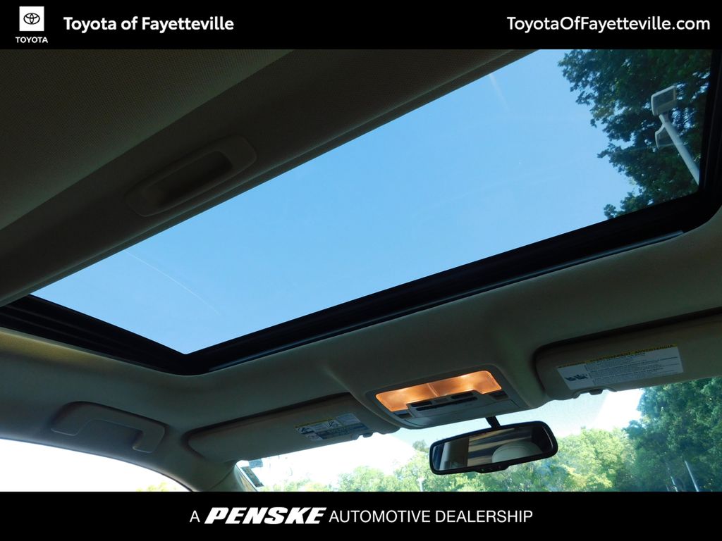 Thumbnail: 2015 Toyota Highlander - 4