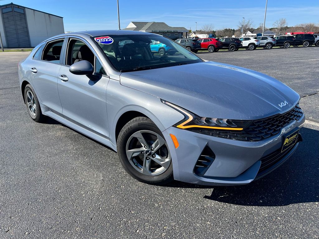 Everlasting Silver 2022 Kia K5 LXS FWD Sedan Front-Wheel Drive 8-Speed Automatic