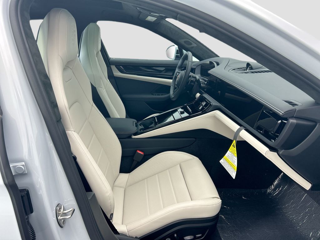 Thumbnail: 2026 Porsche Panamera - 22